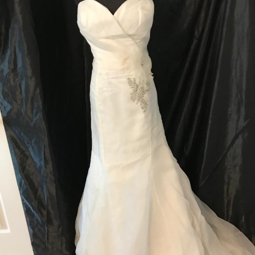 BRIDAL - Picture 1 of 4